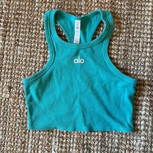 Alo yoga aspire tank in ocean teal/white